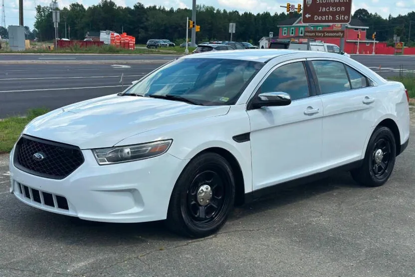 2018 Ford Taurus photo 1