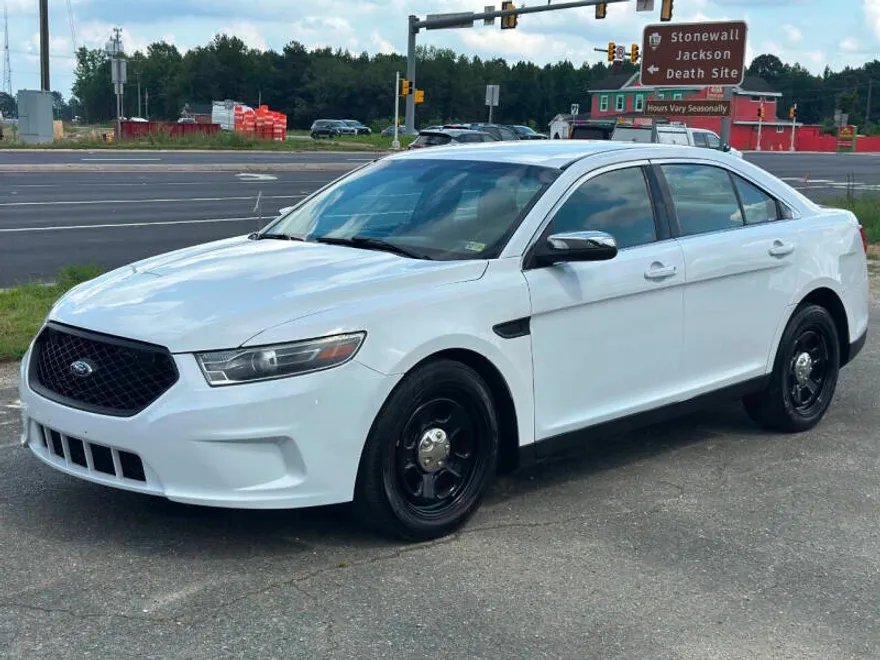 2018 Ford Taurus photo 1