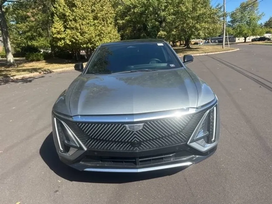 2024 Cadillac Lyriq Tech photo 1