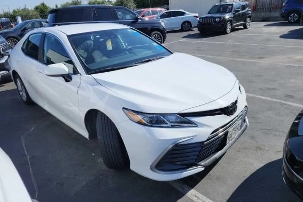 2024 Toyota Camry LE photo 1