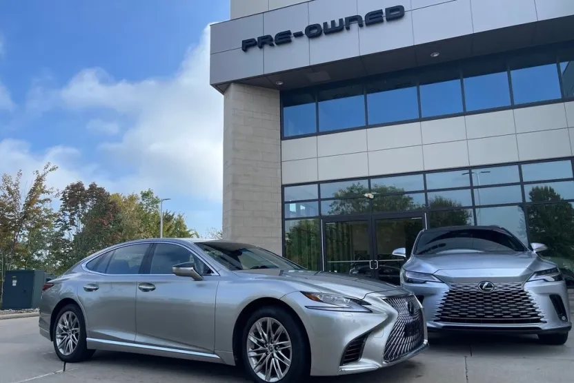 2019 Lexus LS 500 photo 1