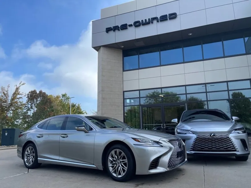2019 Lexus LS 500 photo 1