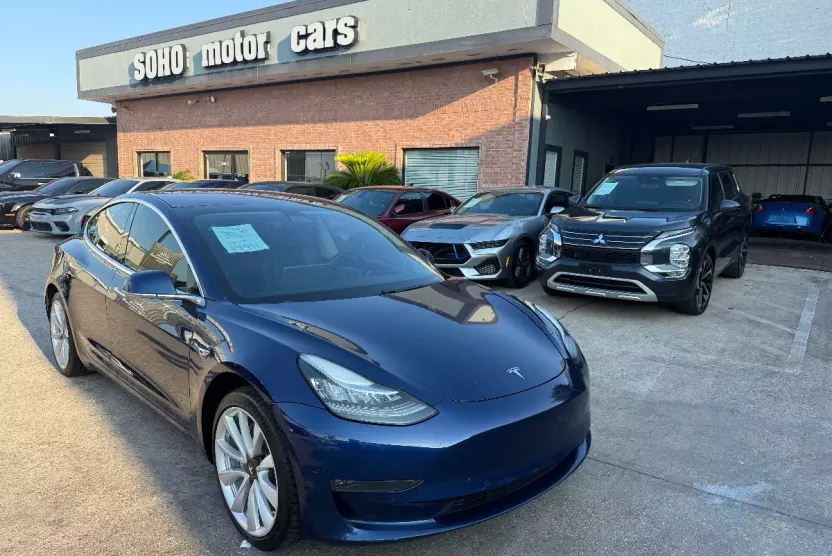 2018 Tesla Model 3 Long Range photo 1