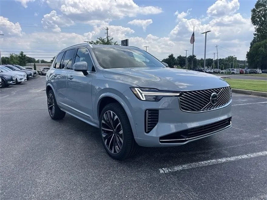 2026 Volvo XC90 Plus Black Edition photo 1