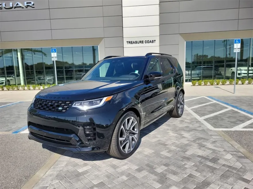 2024 Land Rover Discovery SE photo 1