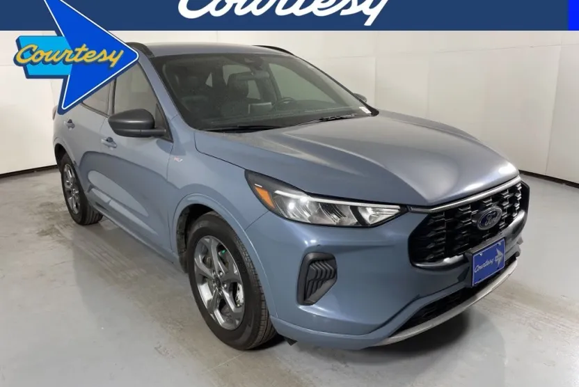 2023 Ford Escape ST-Line photo 1