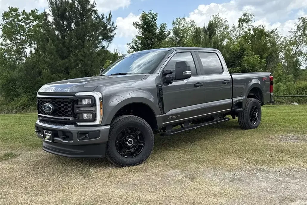 2025 Ford F-250 photo 1