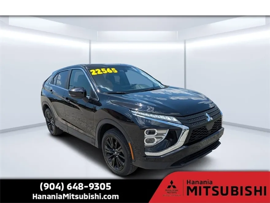 2023 Mitsubishi Eclipse Cross LE photo 1
