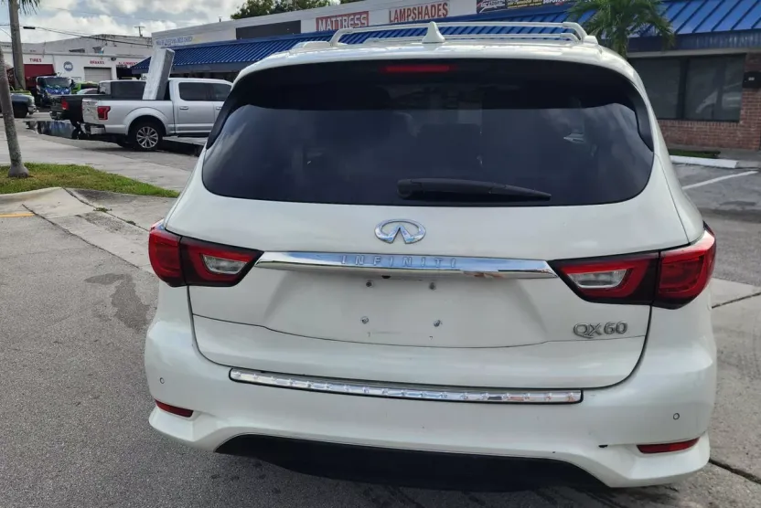2017 Infiniti QX60 3.5 photo 1
