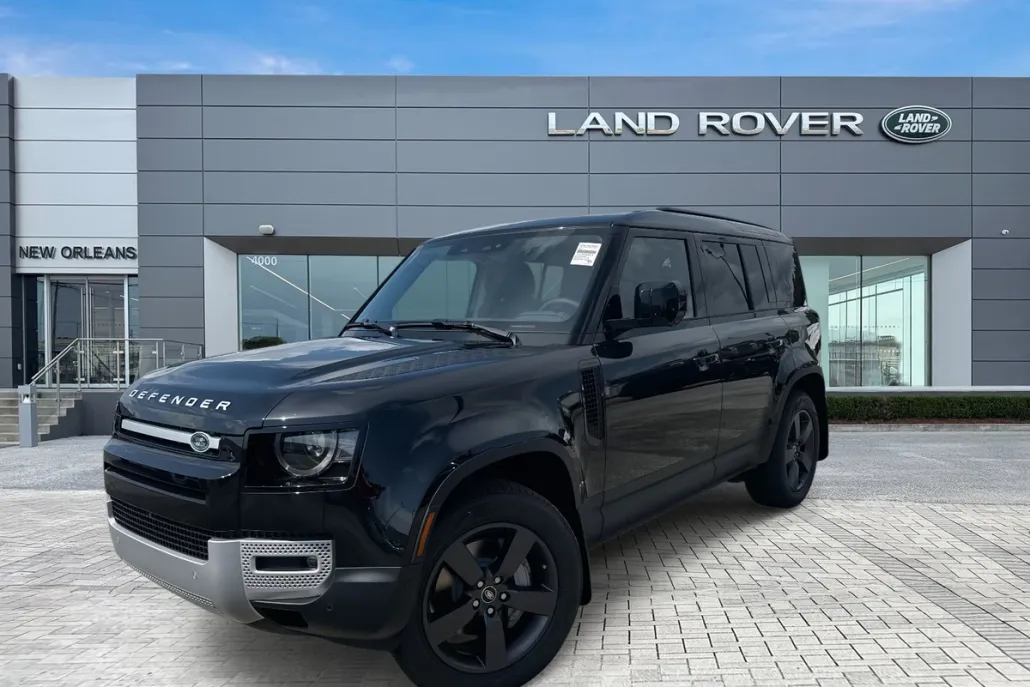 2025 Land Rover Defender 110 S photo 1