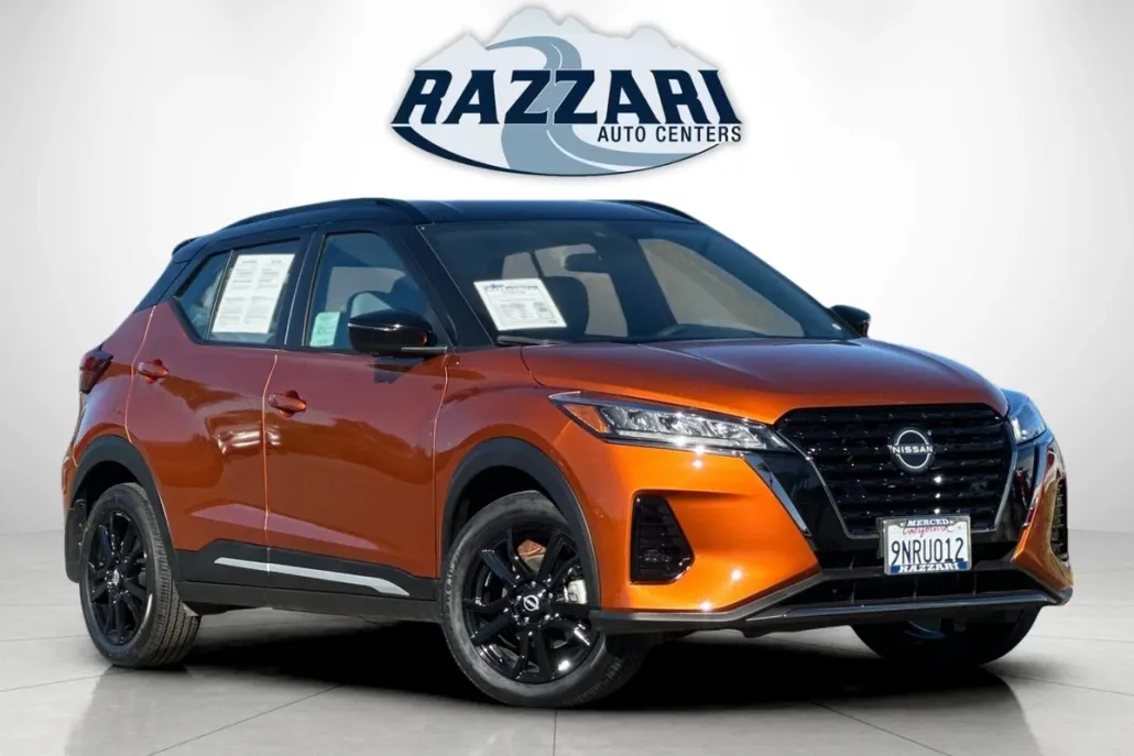 2024 Nissan Kicks SR photo 1