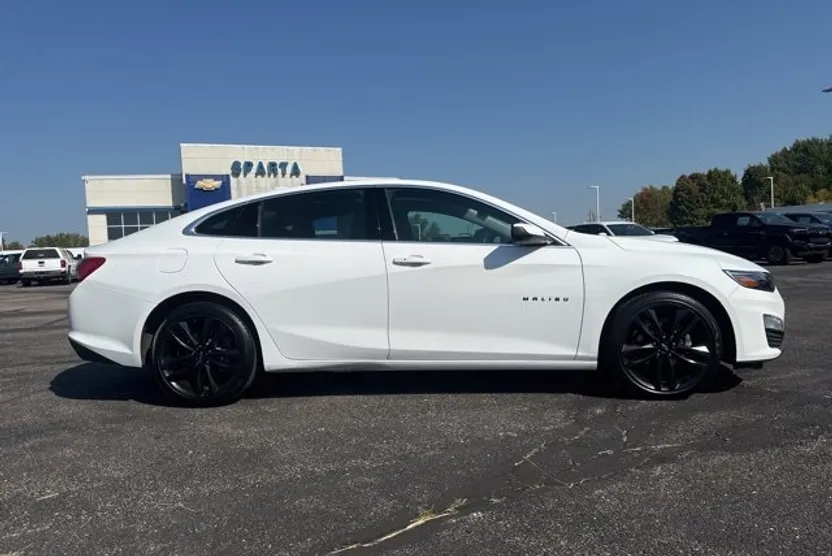 2023 Chevrolet Malibu 1LT photo 1