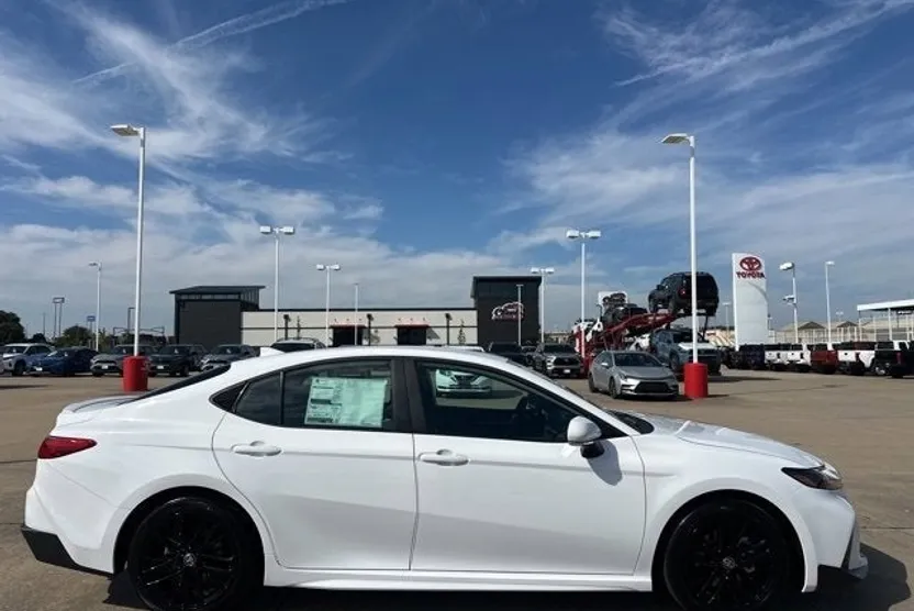 2026 Toyota Camry photo 1