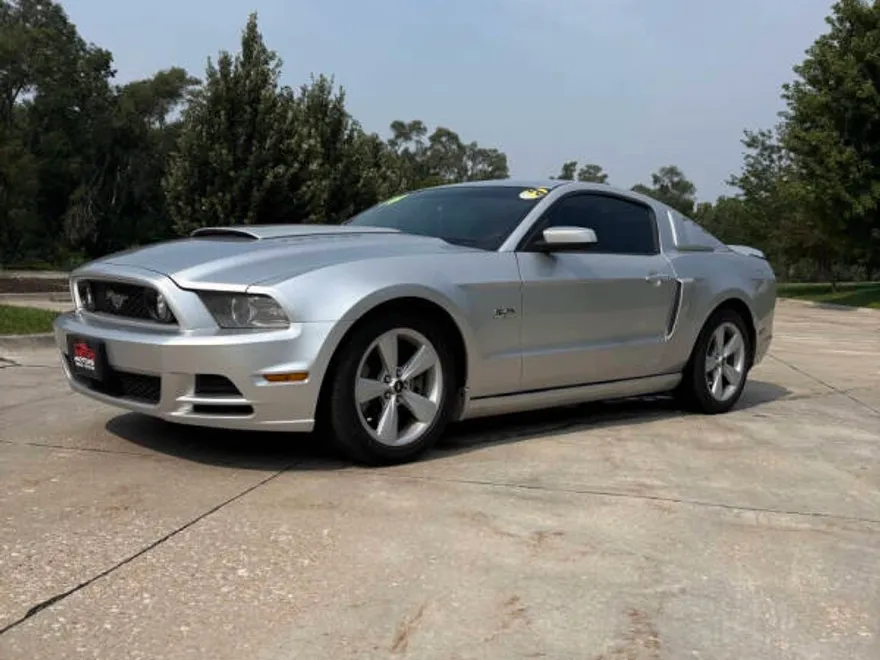 2014 Ford Mustang GT photo 1