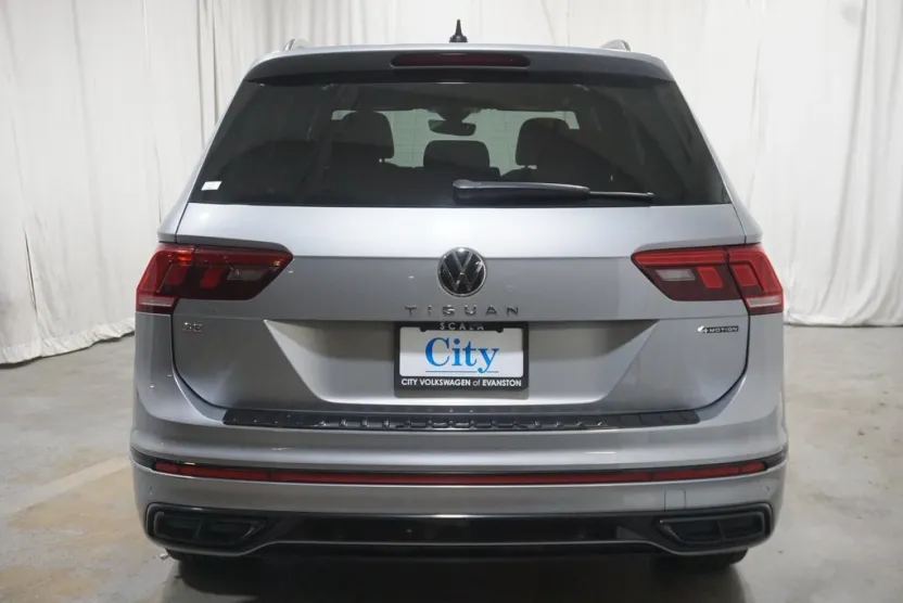 2022 Volkswagen Tiguan SE R-Line Black photo 1