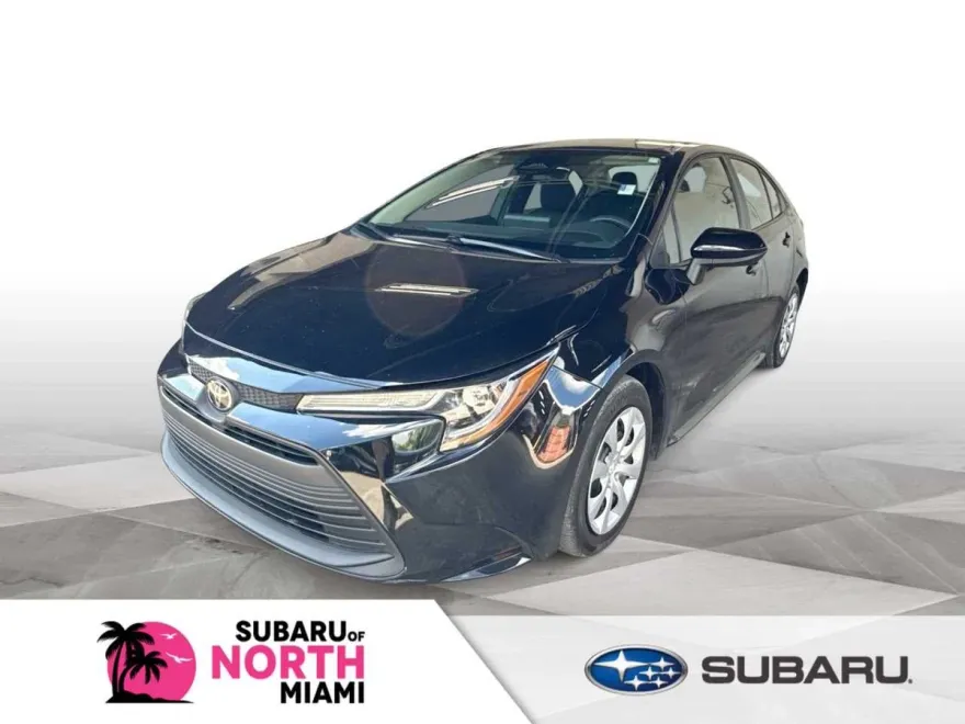 2023 Toyota Corolla LE photo 1