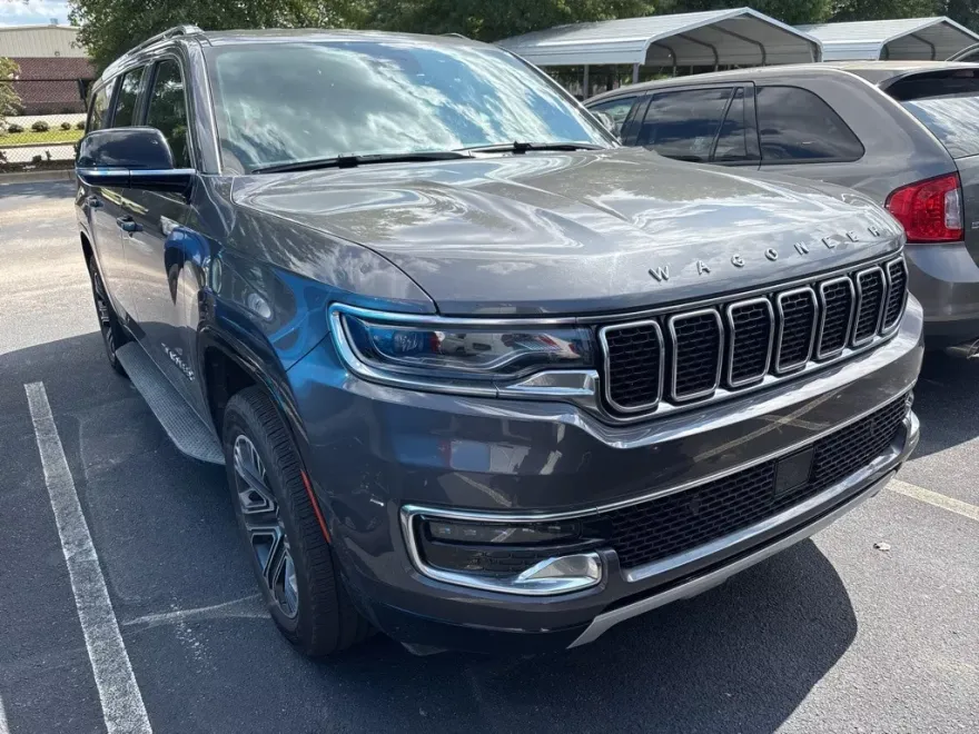 2024 Jeep Wagoneer L Series II photo 1