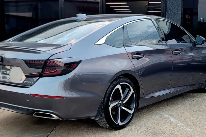 2018 Honda Accord Sport photo 1