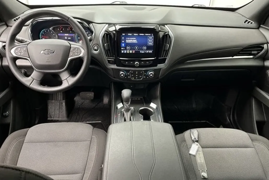 2023 Chevrolet Traverse Cloth photo 1