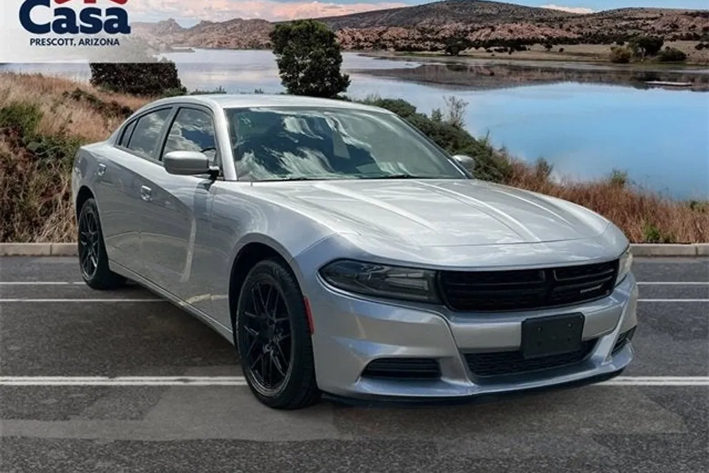 2018 Dodge Charger SXT photo 1
