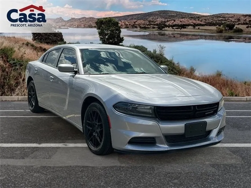 2018 Dodge Charger SXT photo 1