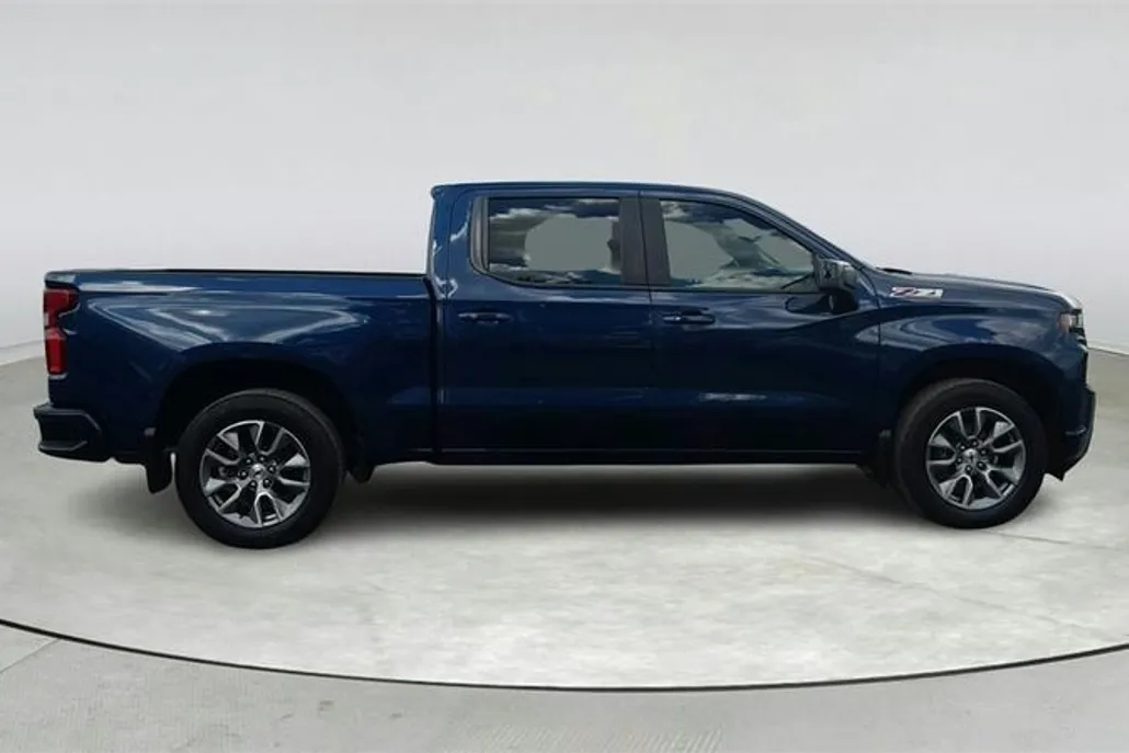 2020 Chevrolet Silverado RST photo 1