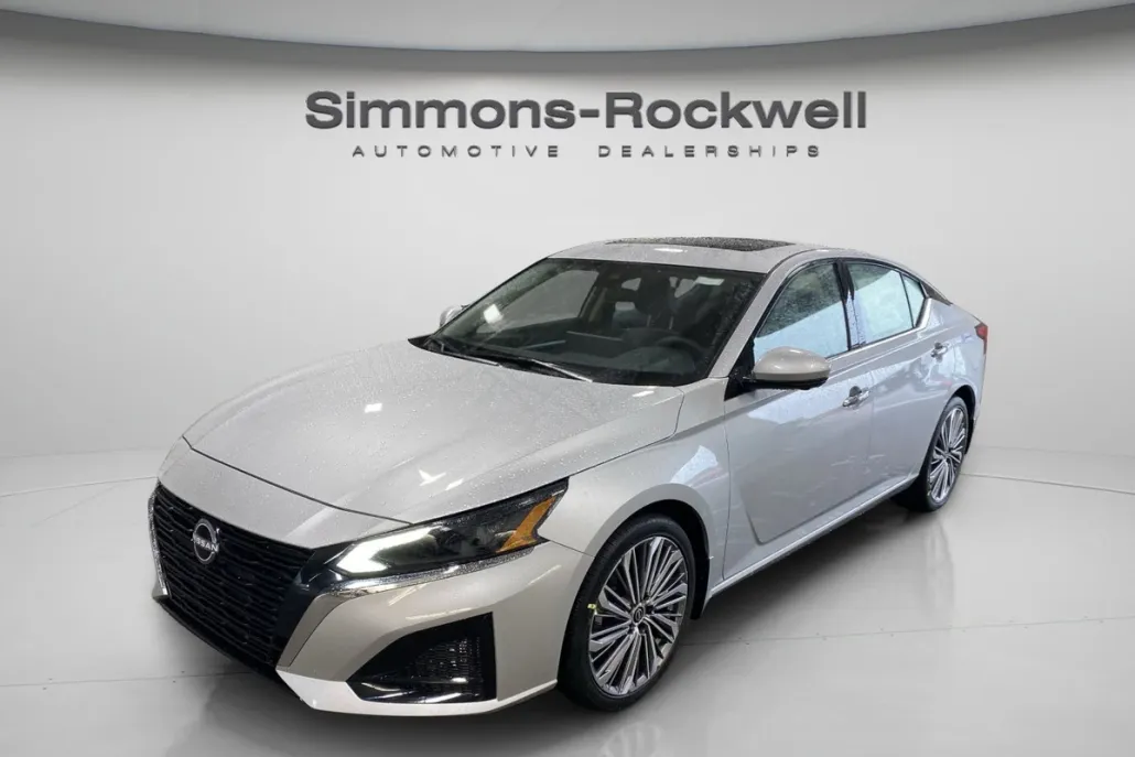 2025 Nissan Altima SL photo 1