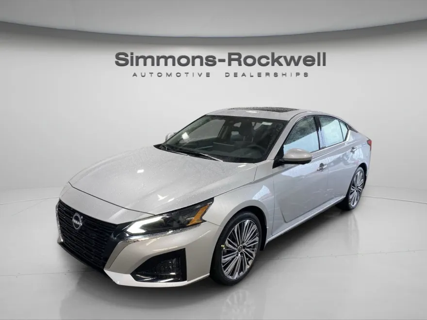 2025 Nissan Altima SL photo 1