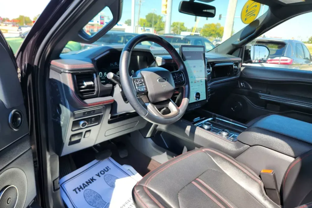 2022 Ford Expedition Limited photo 1