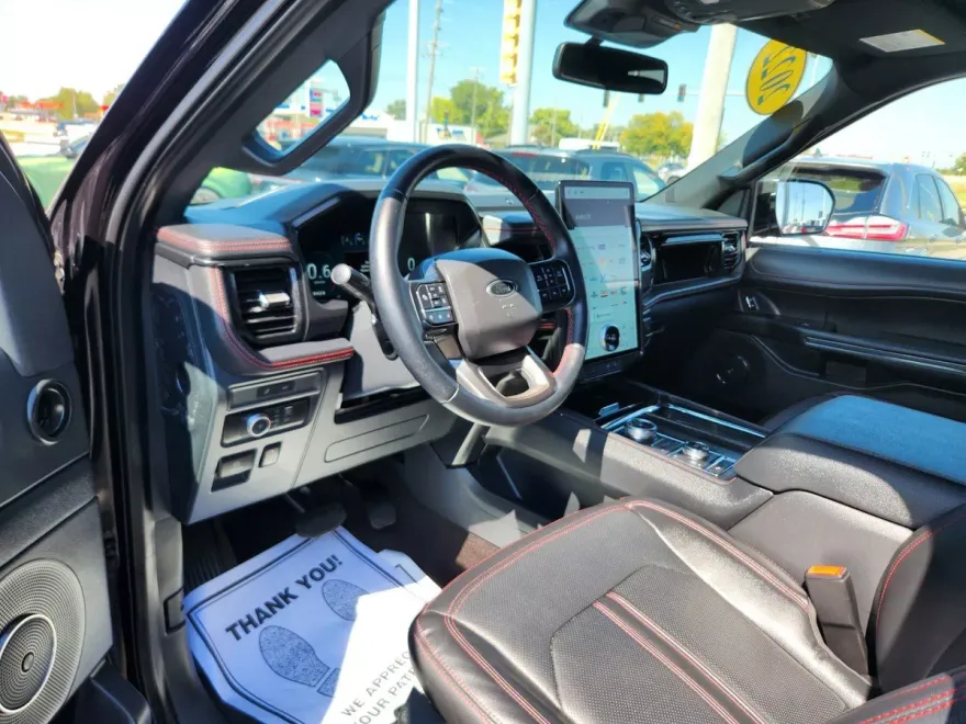 2022 Ford Expedition Limited photo 1
