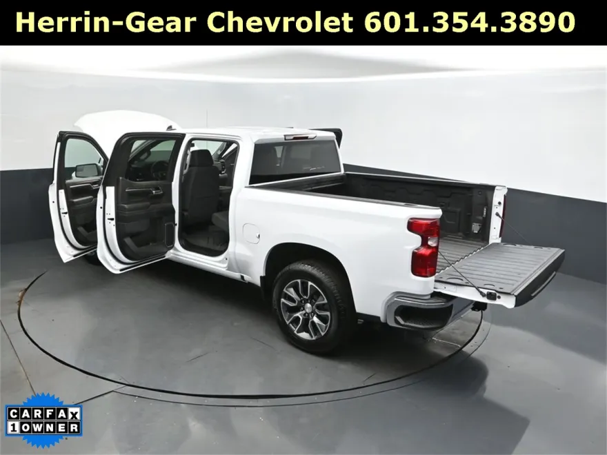 2024 Chevrolet Silverado 1500 LT photo 1
