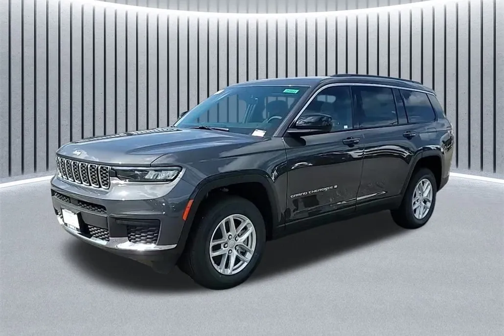 2025 Jeep Grand Cherokee Laredo X photo 1