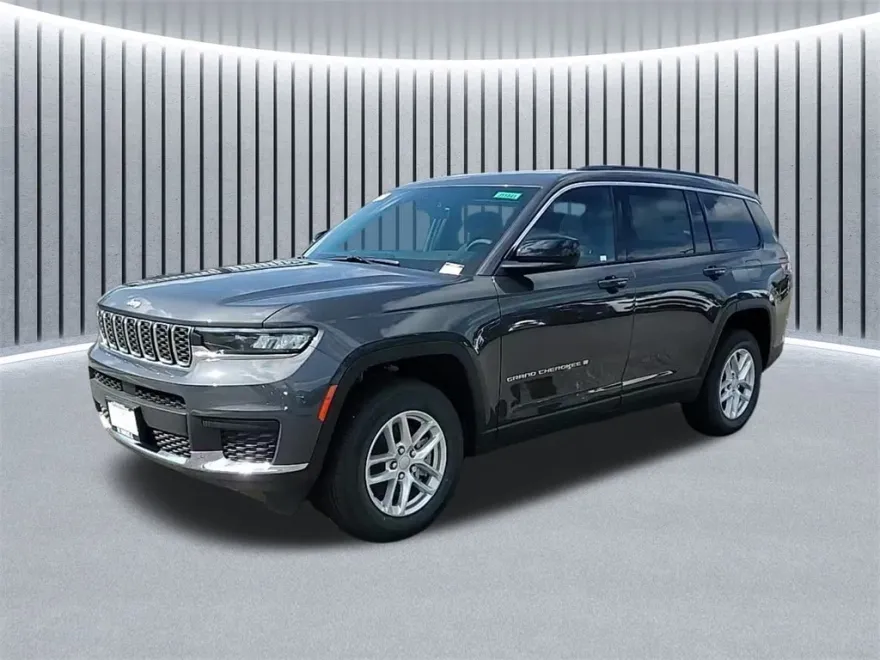 2025 Jeep Grand Cherokee Laredo X photo 1