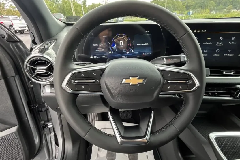 2026 Chevrolet Equinox LT photo 1