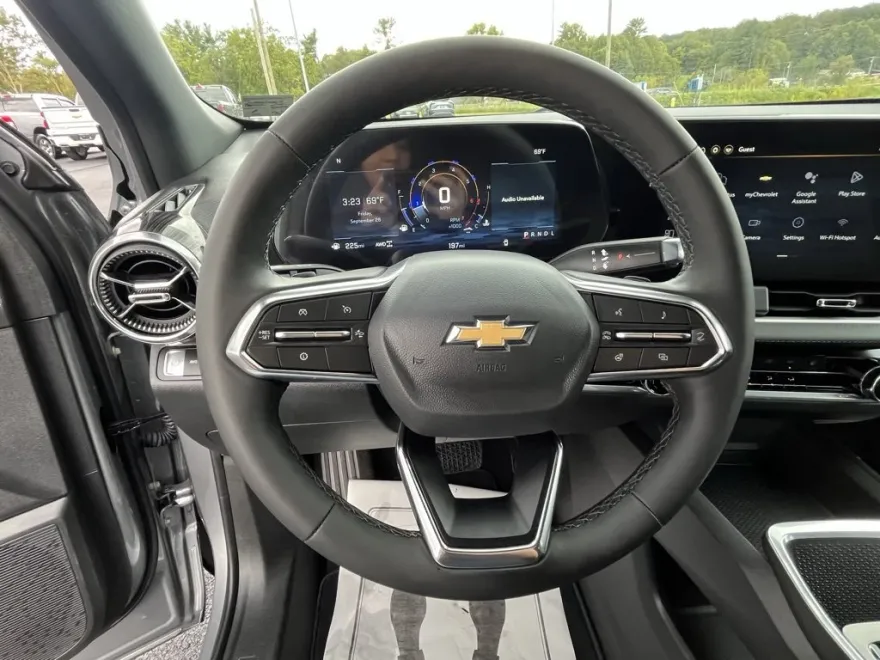 2026 Chevrolet Equinox LT photo 1