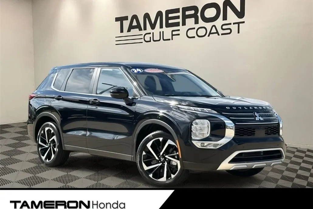 2024 Mitsubishi Outlander SE Black Edition photo 1