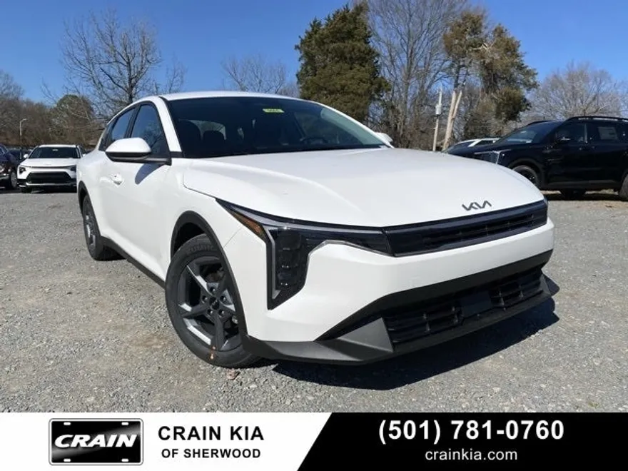 2025 Kia K4 LXS photo 1