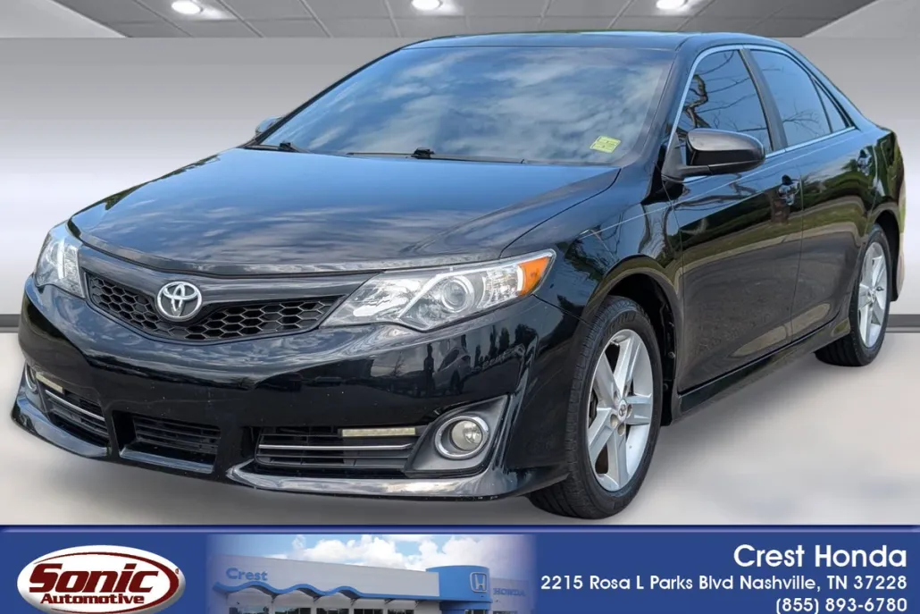 2012 Toyota Camry SE photo 1
