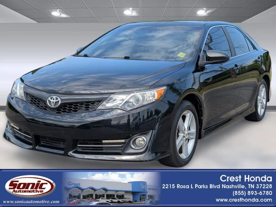 2012 Toyota Camry SE photo 1