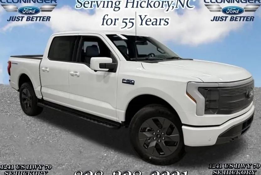 2025 Ford F-150 Lightning Lariat photo 1