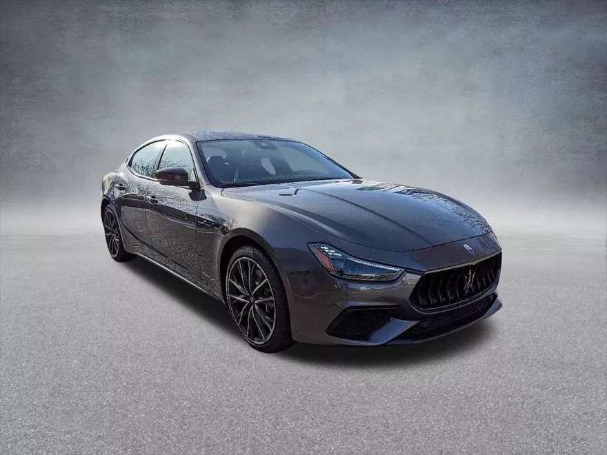 2018 Maserati Ghibli Q4 GranSport photo 2