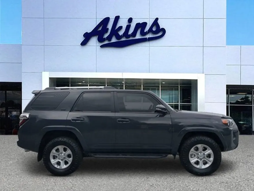 2024 Toyota 4Runner SR5 Premium photo 1