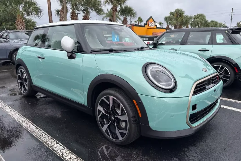 2026 Mini Cooper 2 Door Hardtop S Iconic photo 1