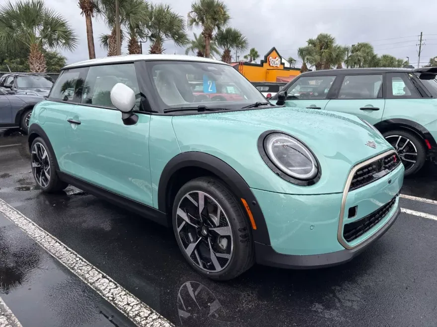 2026 Mini Cooper 2 Door Hardtop S Iconic photo 1