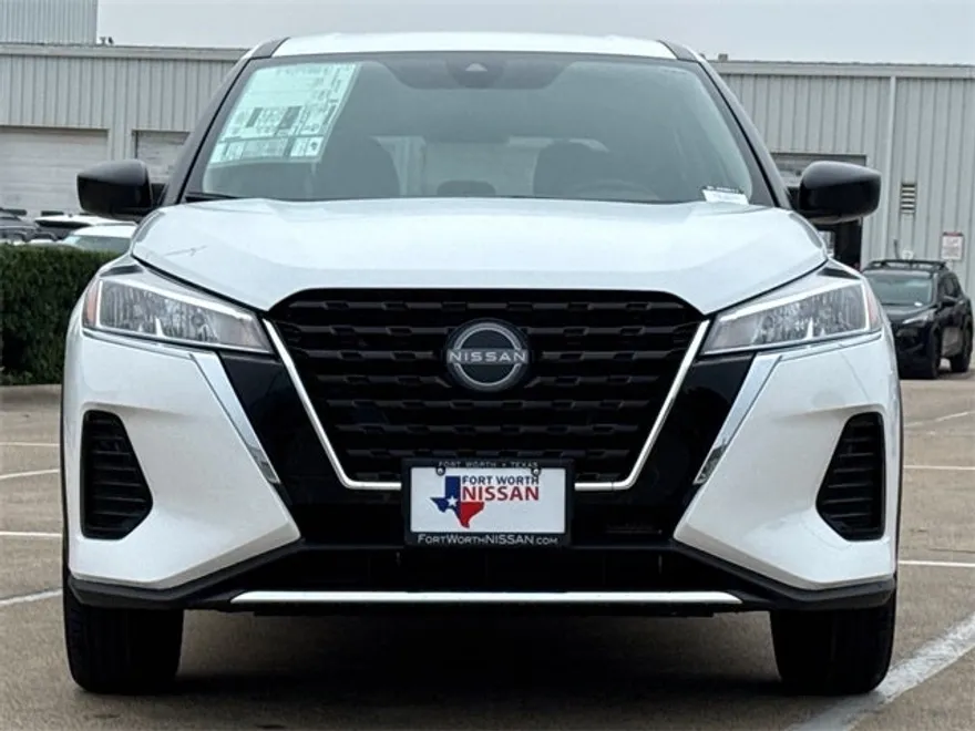 2025 Nissan Kicks Play S photo 1
