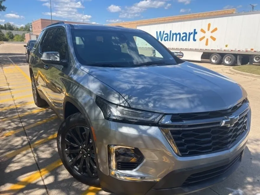 2023 Chevrolet Traverse RS photo 1