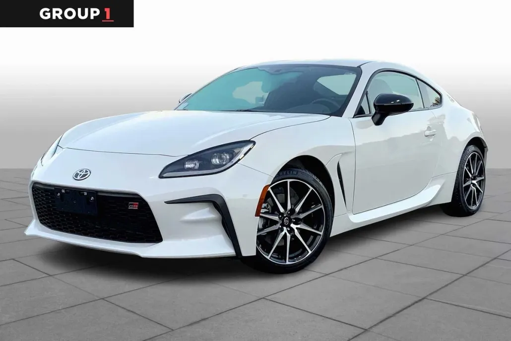 2025 Toyota GR86 photo 1