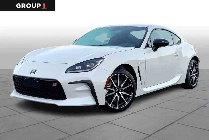 2025 Toyota GR86 photo 1