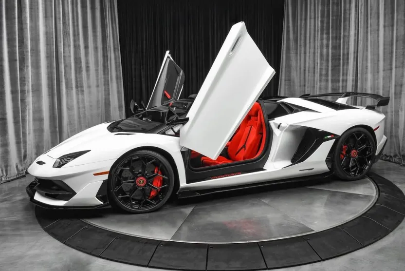 2021 Lamborghini Aventador SVJ Roadster photo 1