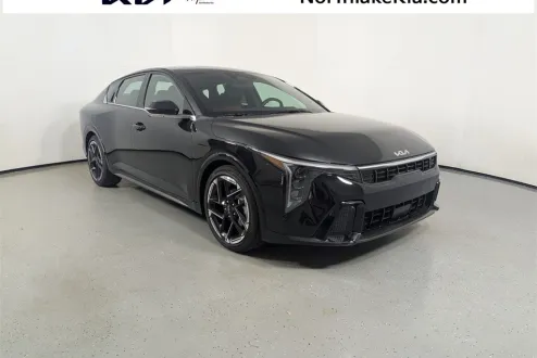 2025 Kia K4 GT-Line photo 2